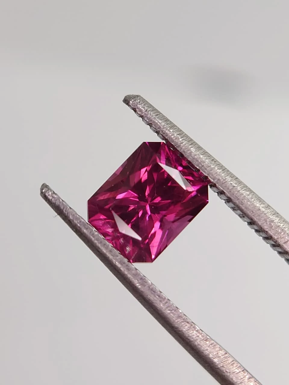 1ct Natural Umbalite Garnet Loose Gemstone from Tanzania — view 4